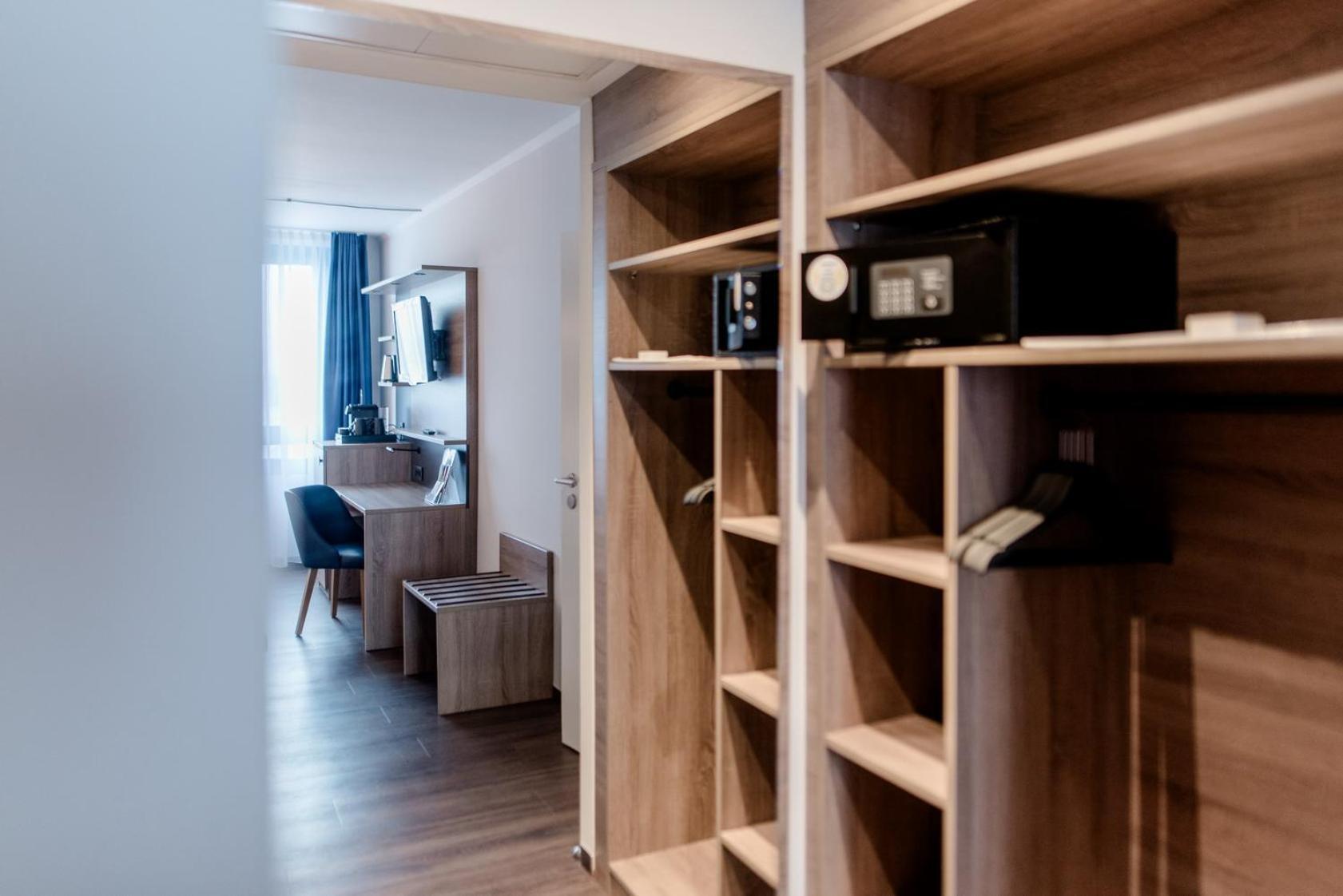 Atlanta Hotel Leipzig Гроспосна Екстериор снимка